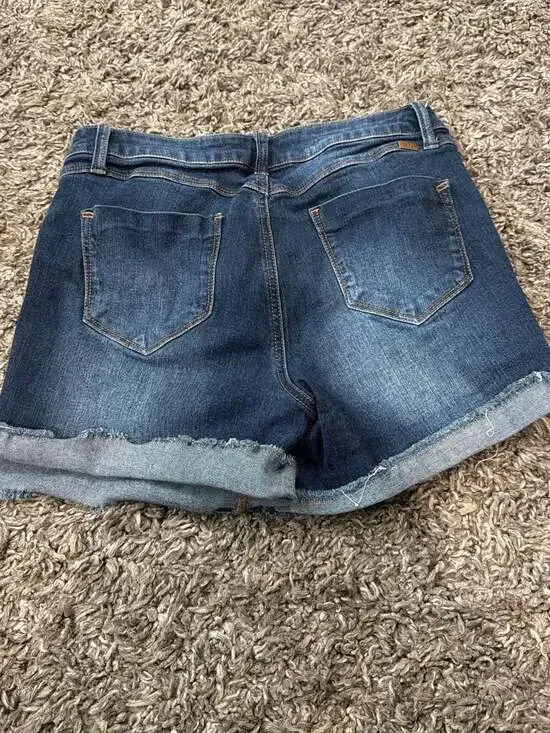 1822 Denim Women's Mid-Rise Raw Hem Distressed Cut-Off Denim Shorts Blue Size 8 - Picture 4 of 5